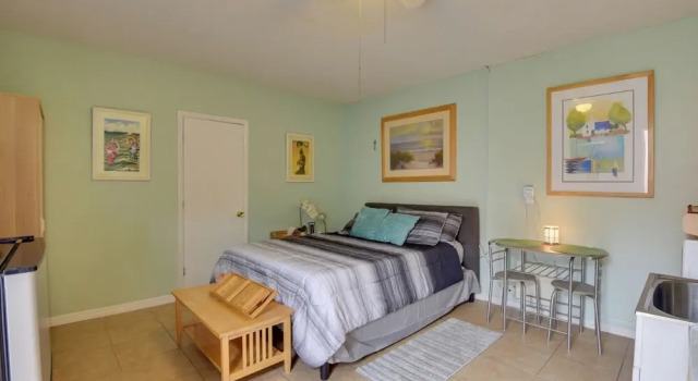 Convenient Sarasota Studio w/ Lush Backyard!