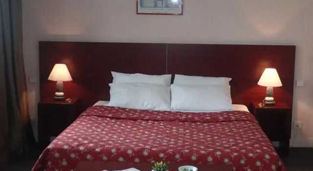 Logis Hotels Grand Hotel dOrléans et Restaurant Le Goulu, Забронировать Отель Отели Альби с бассейном, рядом с Музей Лаперуза, Бассейн