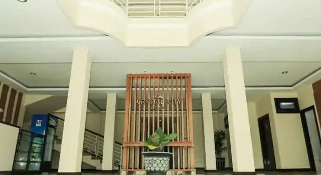 Crystal City Hotel, Забронировать Отель Недорогие отели Матарам, рядом с Lombok Epicentrum Mall, недорого