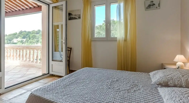 Mediterranean Home With Private Pool and Summer Kitchen, 800m From the Beach, Забронировать Отель Отели Сент-Максима с бассейном, Бассейн