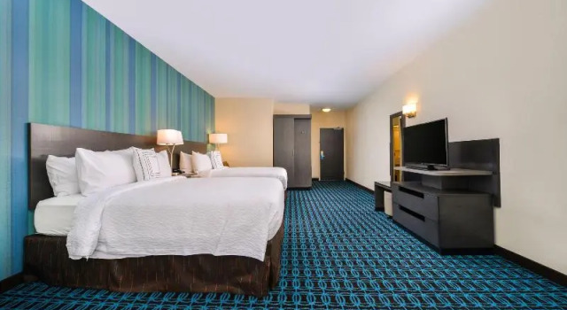 Четырёхместный люкс Fairfield Inn & Suites by Marriott Raleigh Cary