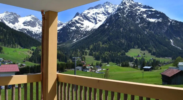 Апартаменты с 3 комнатами Ahorn Chalet Mittelberg