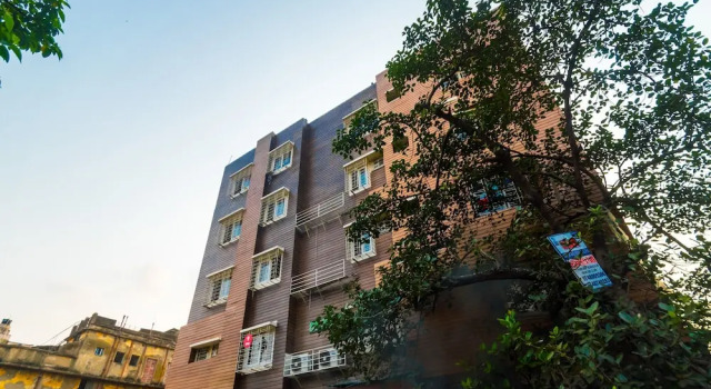 OYO 3363 near Sarat Bose Road, Prenota Hotel Calcutta 