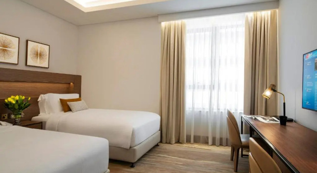 Люкс с 2 комнатами с видом на город Al Jaddaf Rotana Dubai