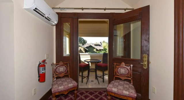 Люкс Deluxe Blackbird Inn