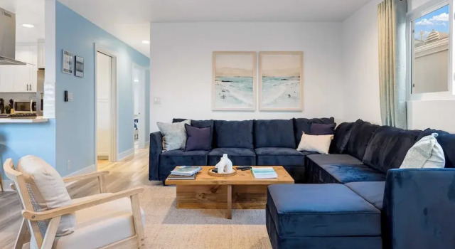 Коттедж Steps From the Sand/boardwalk Outdoor Dining, Parking, and Patio in Newport