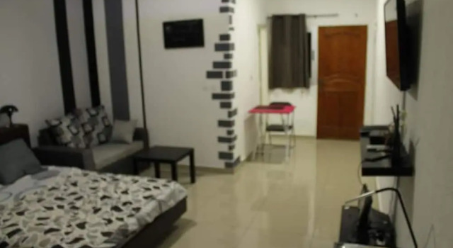 7ème Tranche Ideal Pour Professionnel, Boek Hotel Cocody 