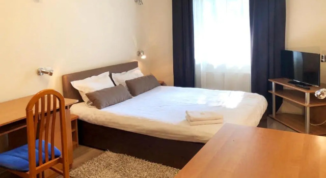 Camera tripla Standard Eney Budget Three-Room Apartment