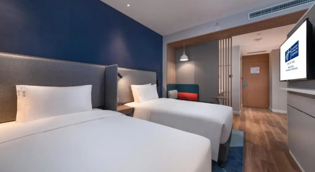 Двухместный номер Standard Holiday Inn Express Chongqing Zhongxian