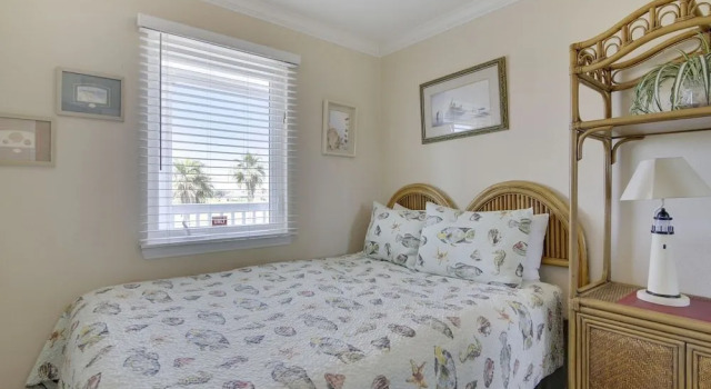 Seascape 1221 1 Bedroom Condo by RedAwning