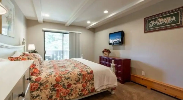 Condo with Outdoor Heated Pool and Free WiFi by RedAwning