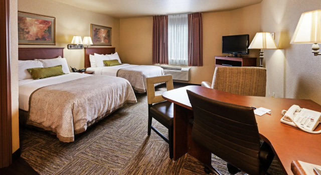 Четырёхместный люкс Candlewood Suites St. Robert by IHG