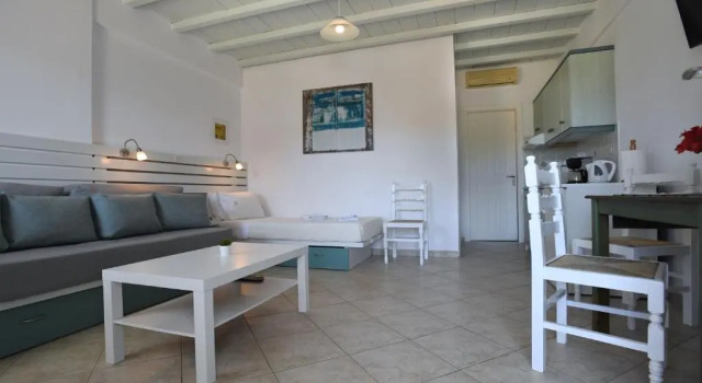 Апартаменты c 1 комнатой Nostos Beachfront Apartments & Studios