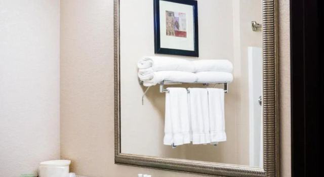 Run of House Holiday Inn Express Hotel & Suites Acme-Traverse City by IHG