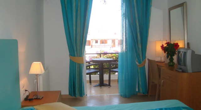 Одноместный номер Standard с балконом Skala Hotel