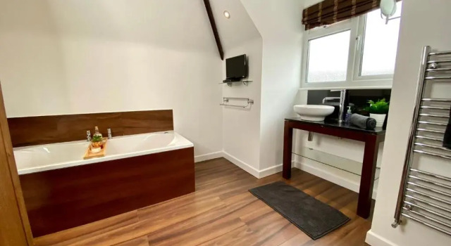Коттедж Lovely house in a great location with Parking, WiFi & Netflix - Near Poole & Bournemouth