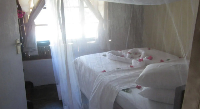 Baobab Beach Lodge & Backpackers