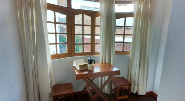 Бунгало с красивым видом из окна Hotel & Bungalows Villa Valencia