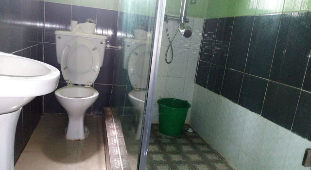 Camera Standard Richanthonio Suites