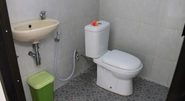 Yuliana Homestay, Забронировать Отель Отели провинции Бали с завтраком, Завтраки