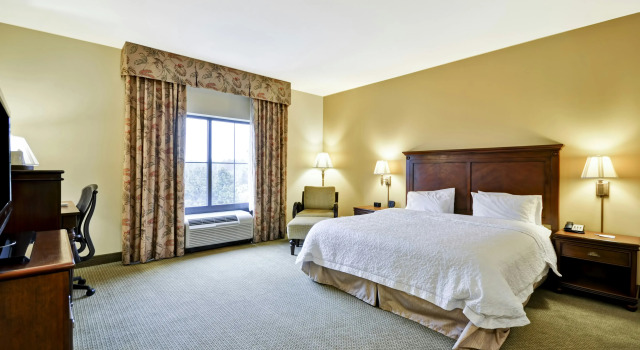 Hampton Inn & Suites North Charleston-University Blvd