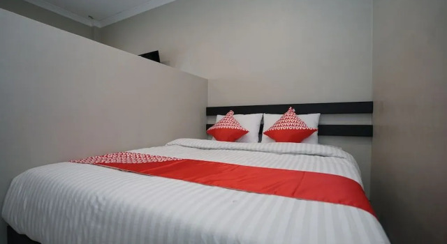 OYO 1253 Wismakito Syariah, Book Hotel Hotels in Lubuklinggau with Parking, Parking
