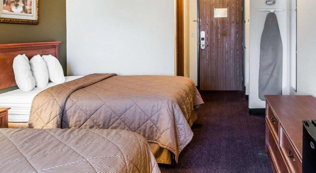 Четырёхместный номер Standard Rodeway Inn Espanola