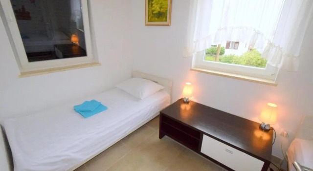 Apartments Ravlic, Prenota Appartamento Hotel a Isole Quarnerine con parcheggio, Parcheggio