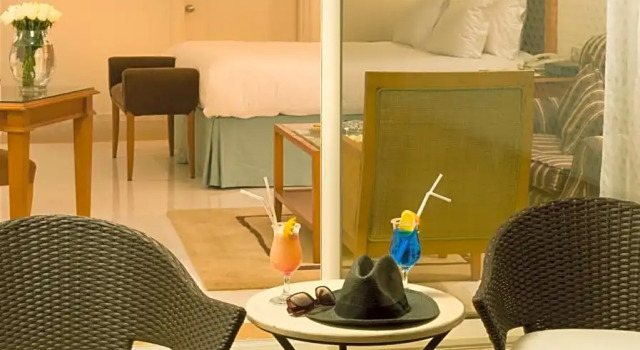 Двухместный номер Standard L Amphitrite Palace Beach Resort & Spa
