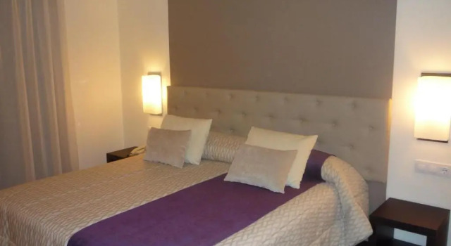 Двухместный номер Superior с балконом Hotel Complejo París