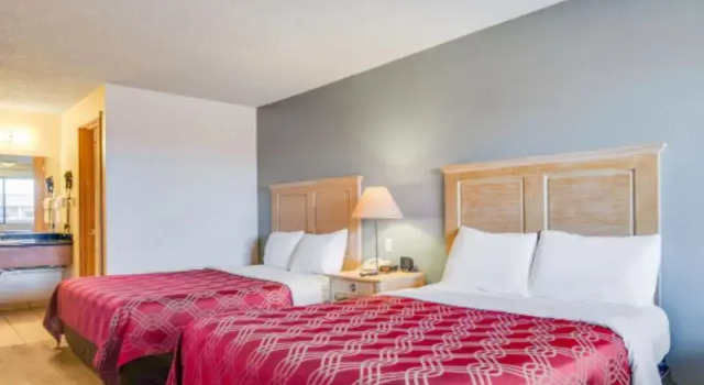 Люкс Econo Lodge Inn & Suites Kalispell - Glacier National Park Gateway