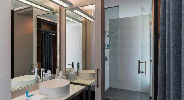 Четырёхместный номер Standard Aloft by Marriott College Station