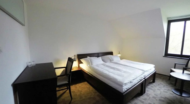 Hotel Rýzmburk, Rezerwuj Hotel Žernov Kraj hradecki