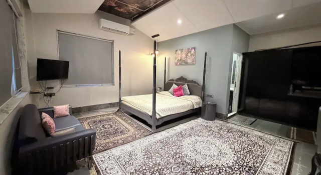 Люкс Luxury с красивым видом из окна 360 South, Khandala