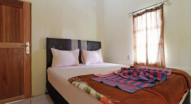 Tuk Tuk Timbul Bungalows, Book Hotel Tuk Tuk 