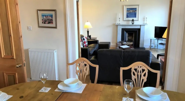Crown Circus Apartment