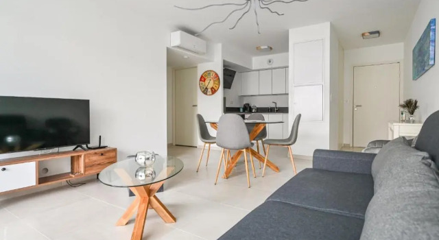 T2 NEUF - TERRASSE ET PISCINE – ACCÈS DIRECT PLAGES ET CENTRE VILLAGE – App 29B -, Забронировать Апартаменты/квартира Сен-Сир-сюр-Мер Bandol Wine Route, рядом с Пляж Les Lecques