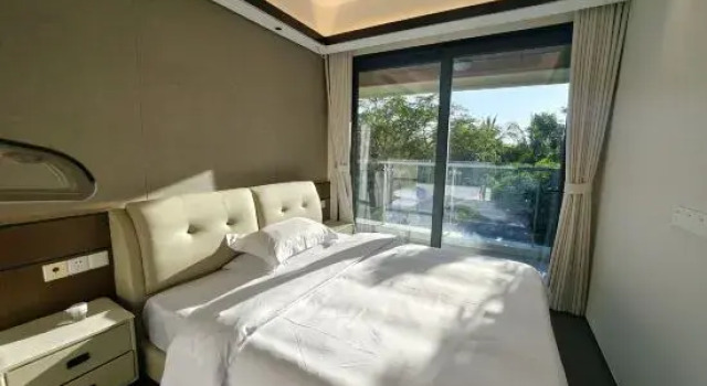 Люкс Luxury с 3 комнатами с балконом и с видом на сад Slow Seaview Hotel (Nanshan Temple Yazhou Bay)