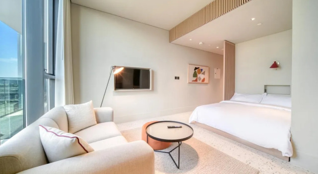 Chic Studio w Panoramic Burj Khalifa Views, Забронировать Апартаменты/квартира Отели Эмирата Дубая с парковкой, рядом с Al Wajeha Al Maeyah Marine Transport Station, Парковка