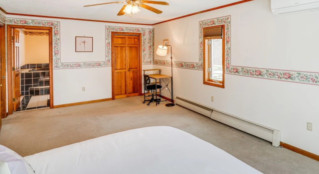 Bennington Home w/ Deck ~ 5 Mi to Bald Mountain!, Buchen Sie Hotel  