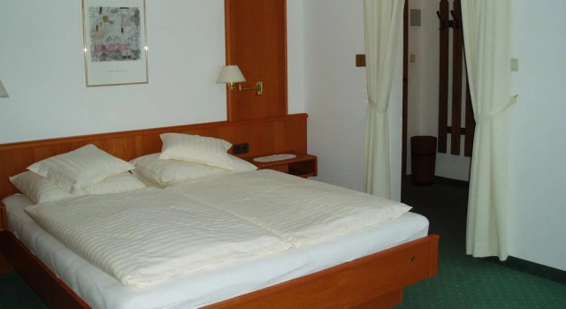 Haus Fichtenstamm, Забронировать Отель Зефельд-ин-Тироль Karwendel, рядом с Brunnentallift