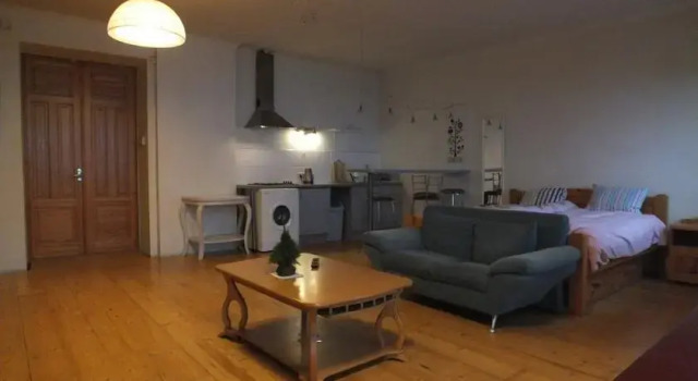 Riga Quiet Centre Studio, Забронировать Апартаменты/квартира Отели в центре Центра, в центре
