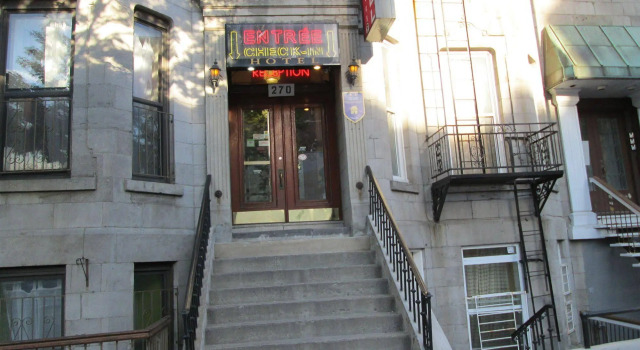 Hotel & Suites Place des Arts