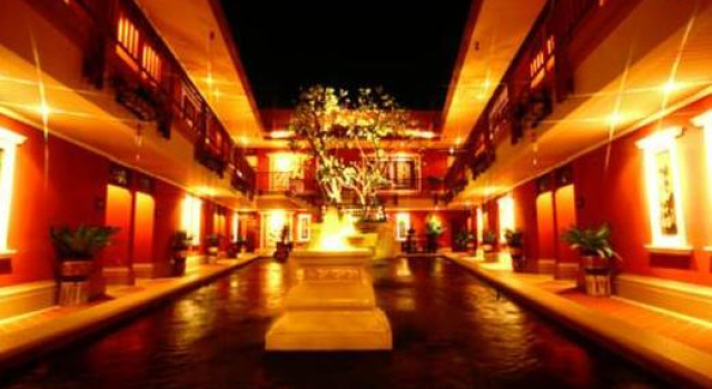 Pretty Resort Hotel and Spa(พริตตี้ รีสอร์ท โฮเต็ล แอนด์ สปา), Забронировать Курортный отель Отели Нонтхабури с парковкой, Парковка