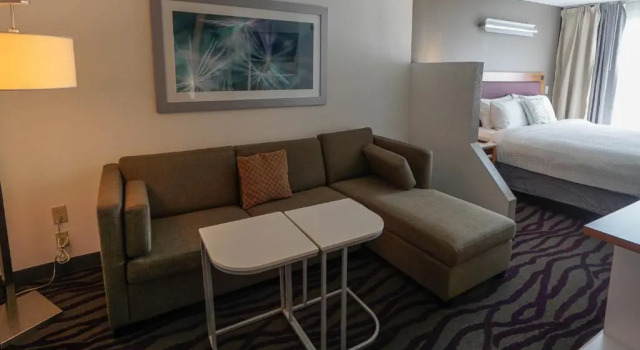 Люкс Country Inn & Suites by Radisson, Savannah Southside