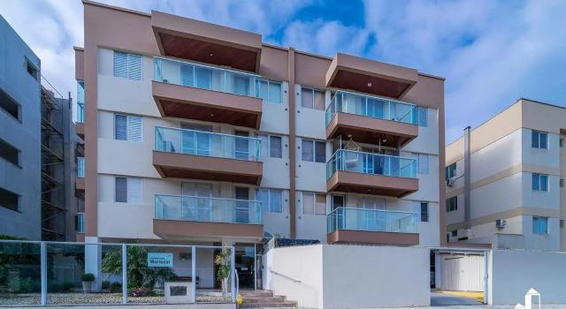 Apartamento com 02 dormitórios