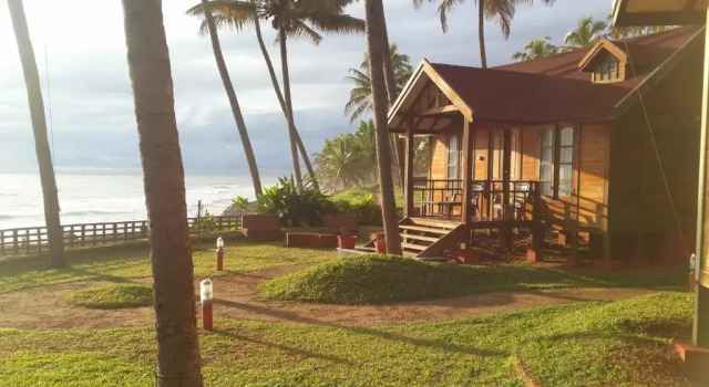 Коттедж Classic Blue Water Beach Resort