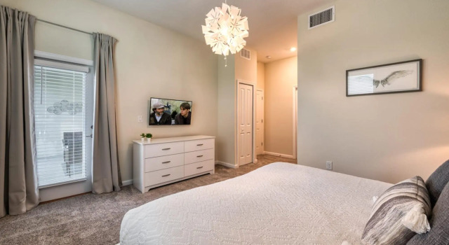 Fantastic Home with themed bedroom near Disney, Забронировать Отель Отели Фор Корнерз с бассейном, Бассейн