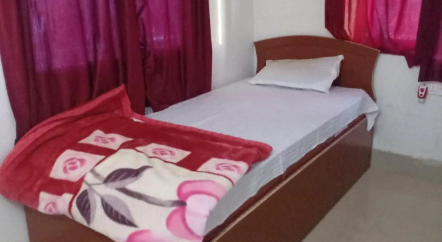 Кровать в общем номере (мужской номер) Rama Guest House