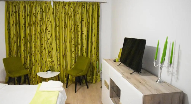 Spacious and cozy 3BD+Terrace Couples Apartment